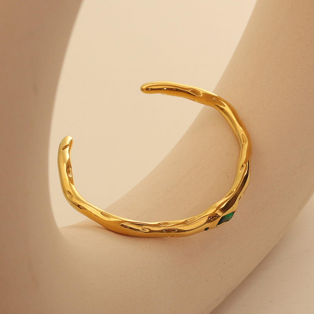 Baguette Zircon Accent Cuff – Gold (61 mm)