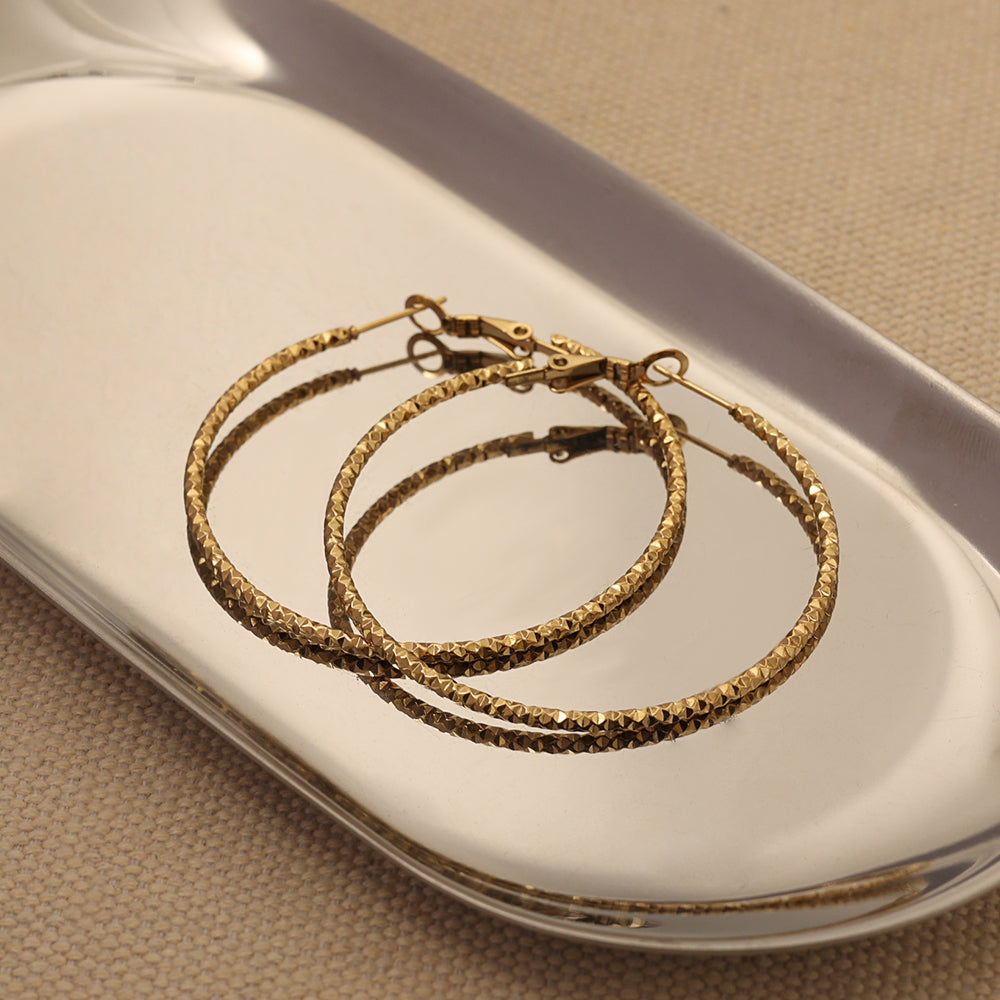 Textured Hoop Earrings – Gold (50 mm)