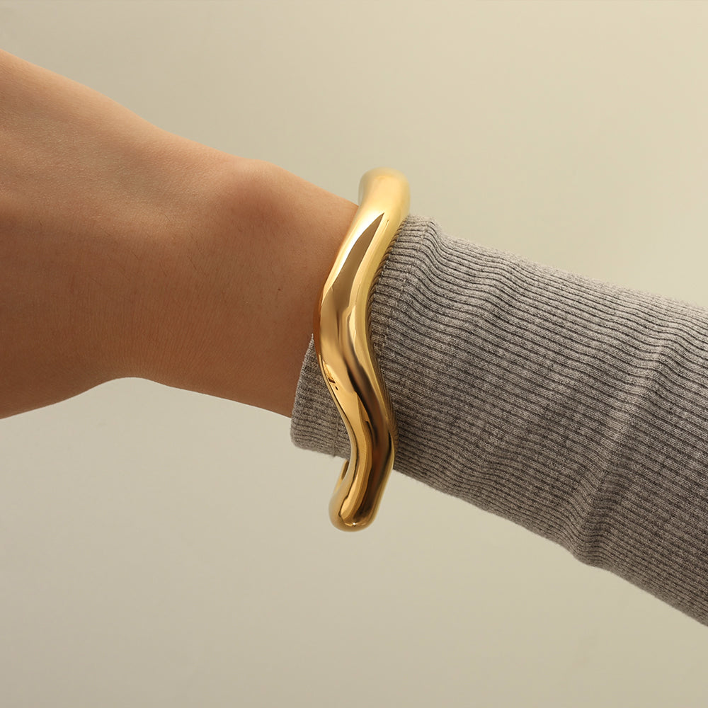 Twist Cuff Bracelet – Gold (64.3 mm)