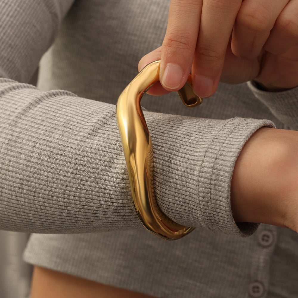 Twist Cuff Bracelet – Gold (64.3 mm)