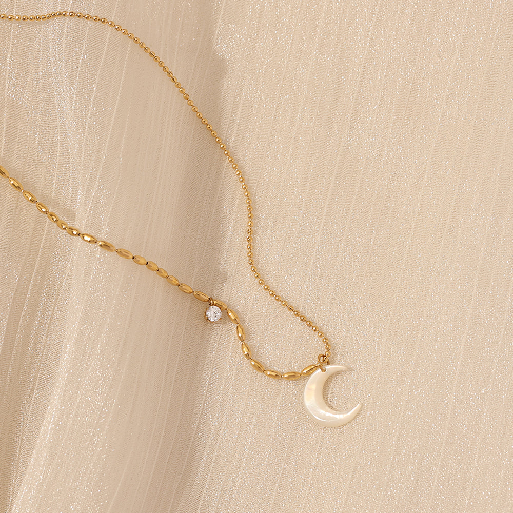 Crescent & Shell Necklace – Gold (42 + 5.5 cm)