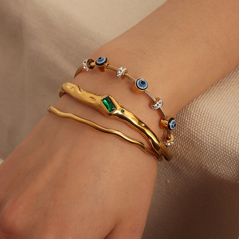 Baguette Zircon Accent Cuff – Gold (61 mm)