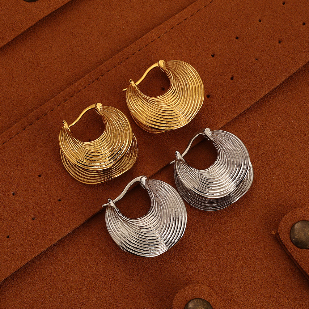 Wave-Ridge Huggies – Gold (27 mm)