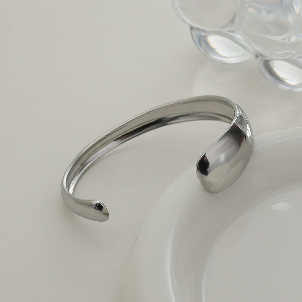 Polished Ball-End Cuff – Silver