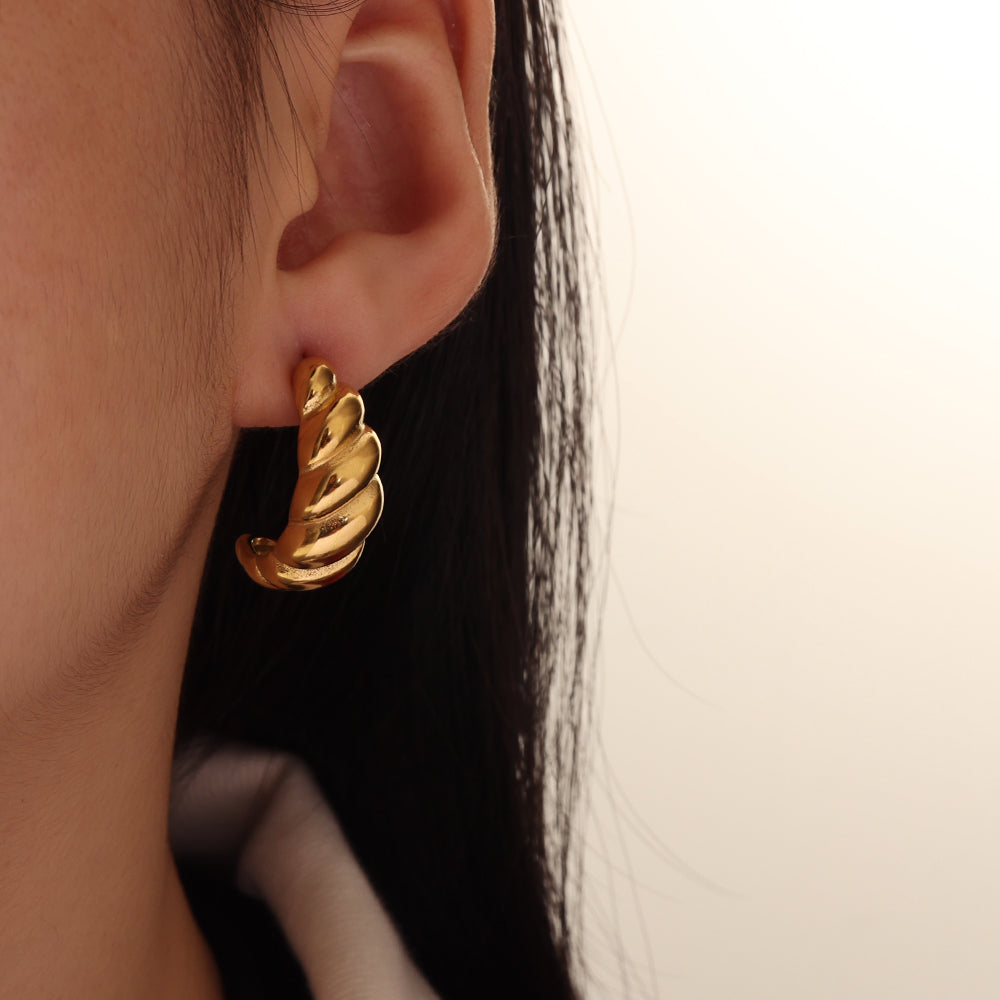 Rope-Twist Huggies – Gold