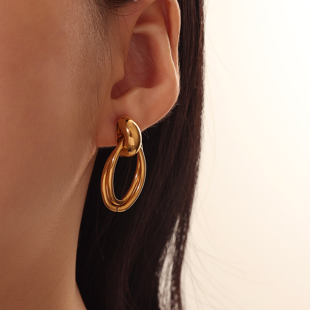 Teardrop Link Huggies – Gold
