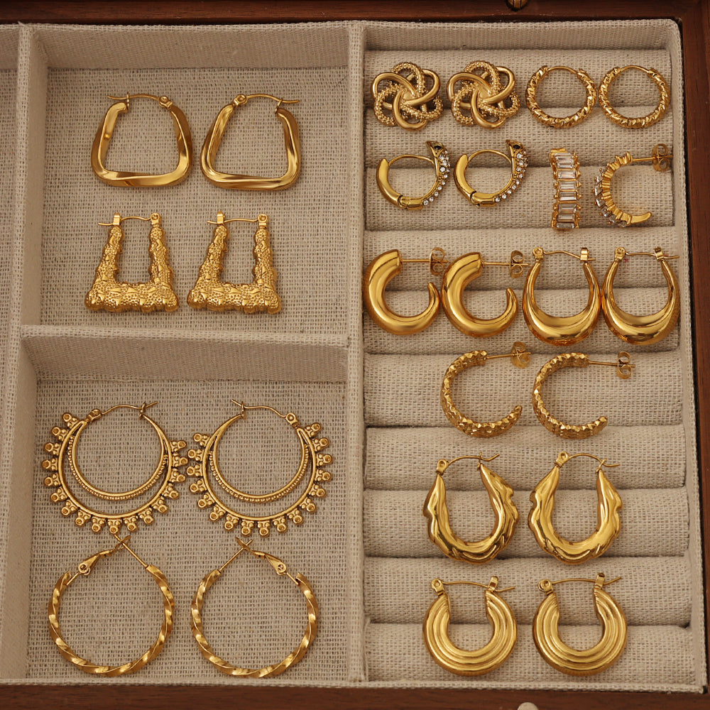 Textured Knot Huggies – Gold (18.5 mm)