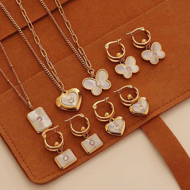 Sweetheart Huggies – Gold (Hoop 16 mm)