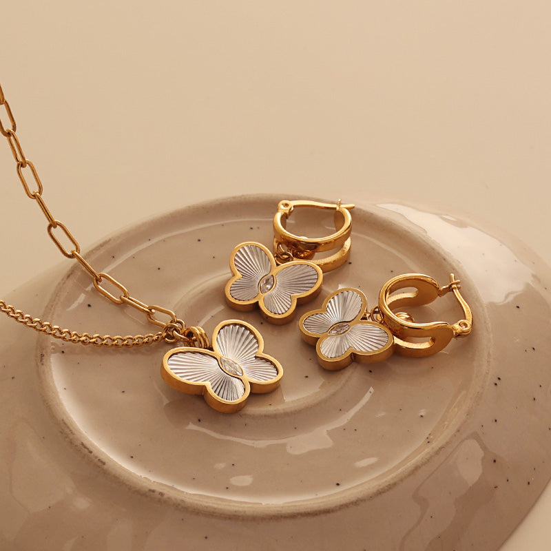 Mini Butterfly Huggies – Gold (Hoop 16 mm)