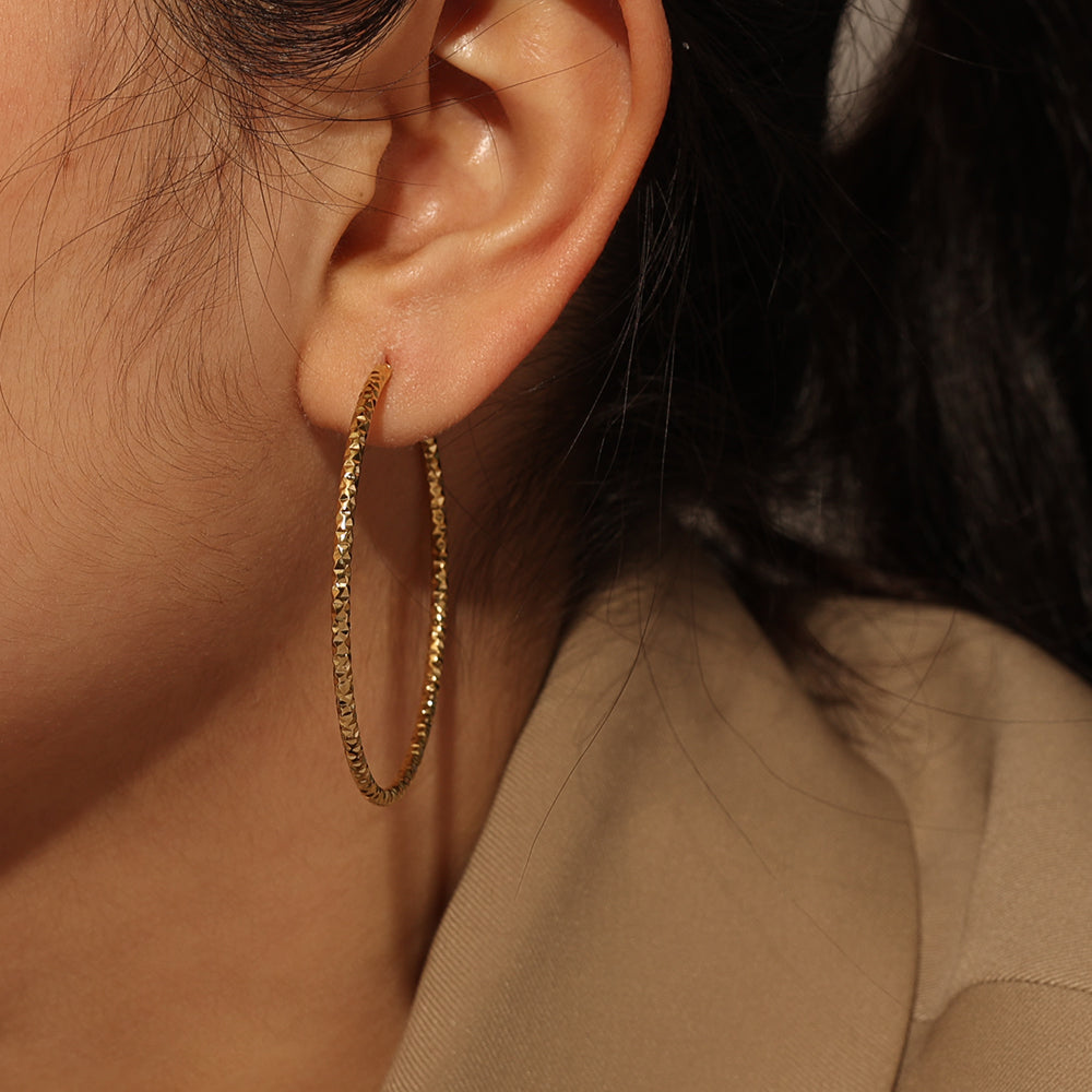Textured Hoop Earrings – Gold (50 mm)