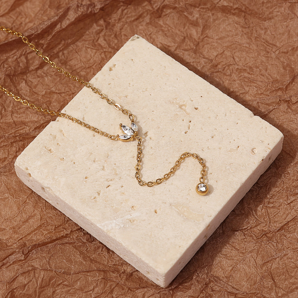 Pearl Drop Curve Necklace – Gold (41 + 5 cm)