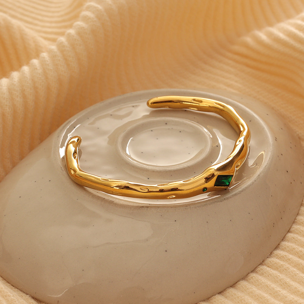 Baguette Zircon Accent Cuff – Gold (61 mm)