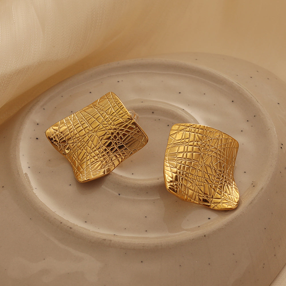 Hammered Pillow Studs – Gold (30 mm)