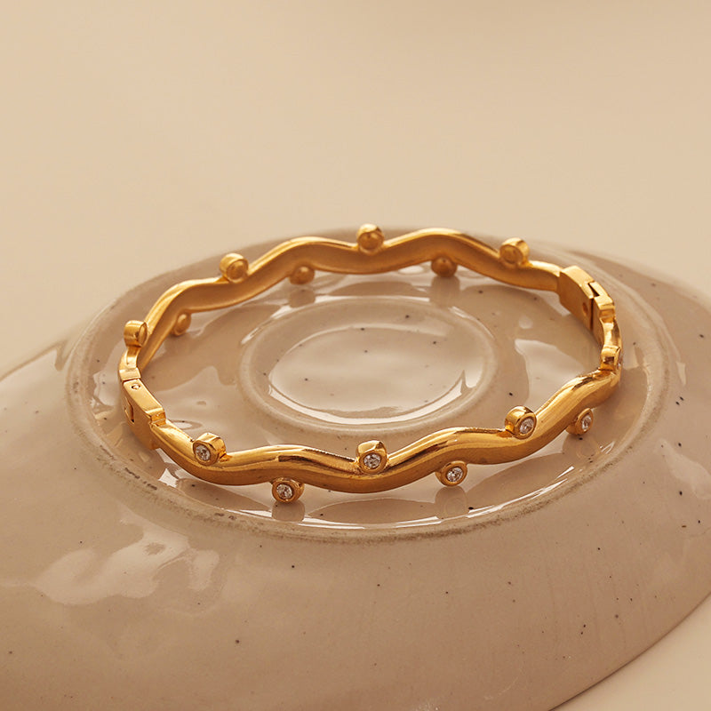 Wave Crystal Bangle – Gold