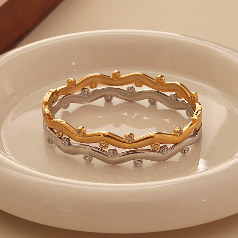Wave Crystal Bangle – Gold