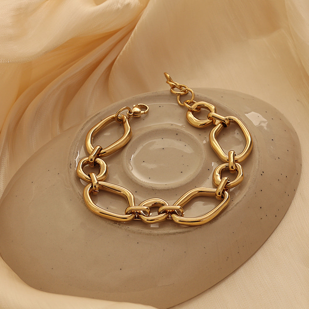 Chunky Oval Link Bracelet – Gold