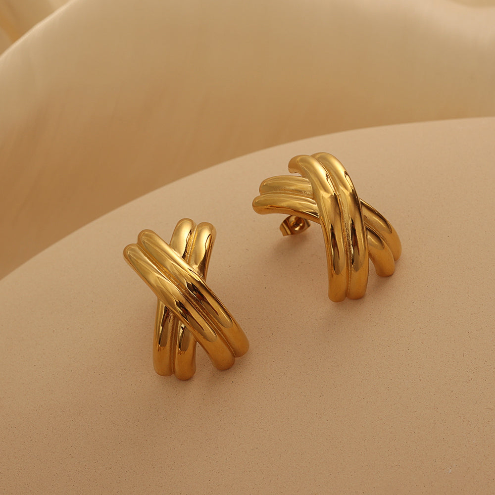 Twisted X Earrings – Gold (20 × 32.7 mm)