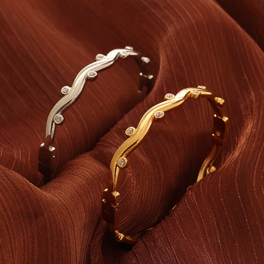 Wave Crystal Bangle – Gold