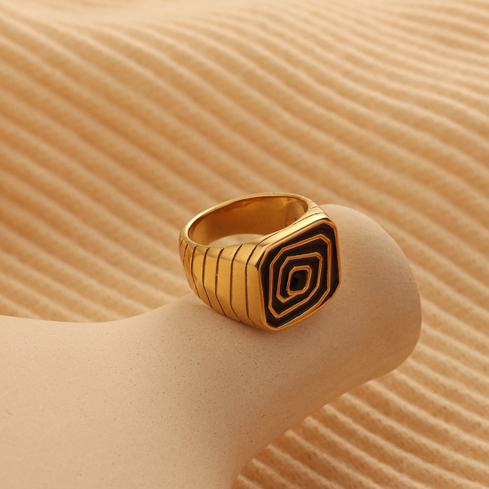 Enamel Signet Ring – Gold