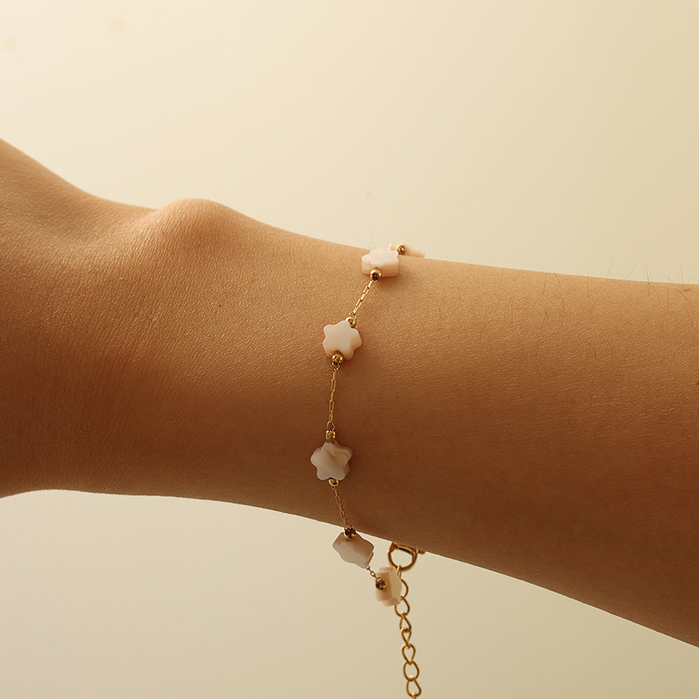 Mother-of-Pearl Star Bracelet – Gold
