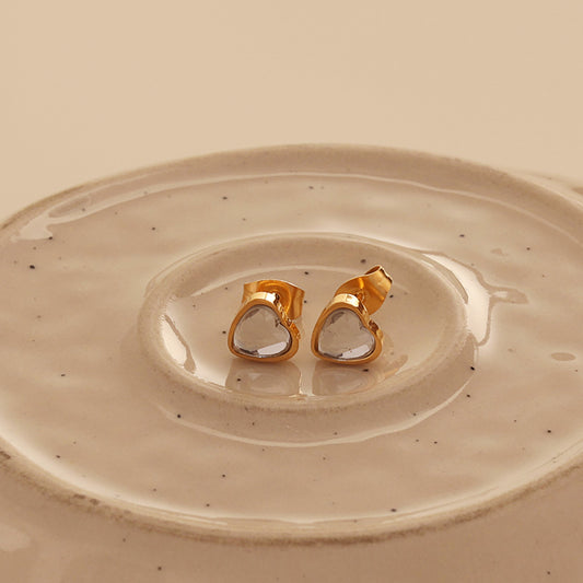 Tiny Heart Studs – Gold (7 mm)