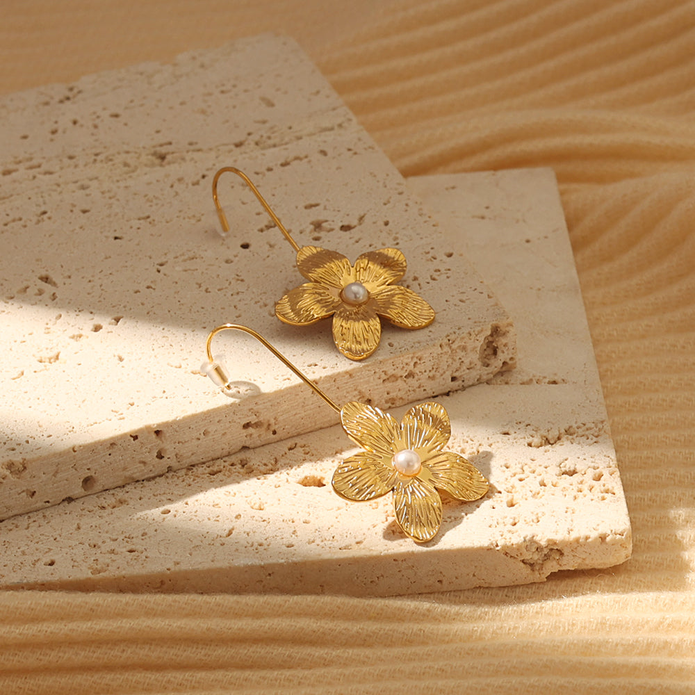 Blossom Studs – Gold (Flower 25 × 24 mm)