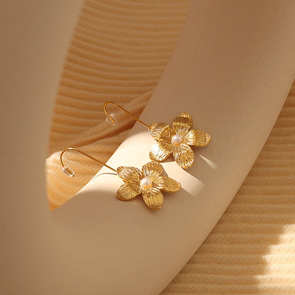 Blossom Studs – Gold (Flower 25 × 24 mm)