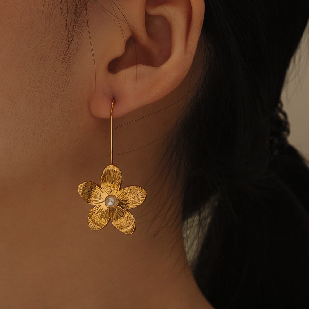 Blossom Studs – Gold (Flower 25 × 24 mm)