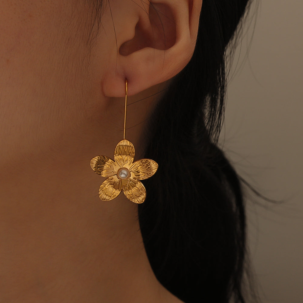 Blossom Studs – Gold (Flower 25 × 24 mm)