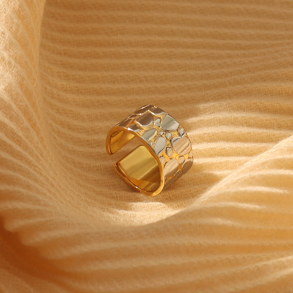Wide Geo Cuff Ring – Gold