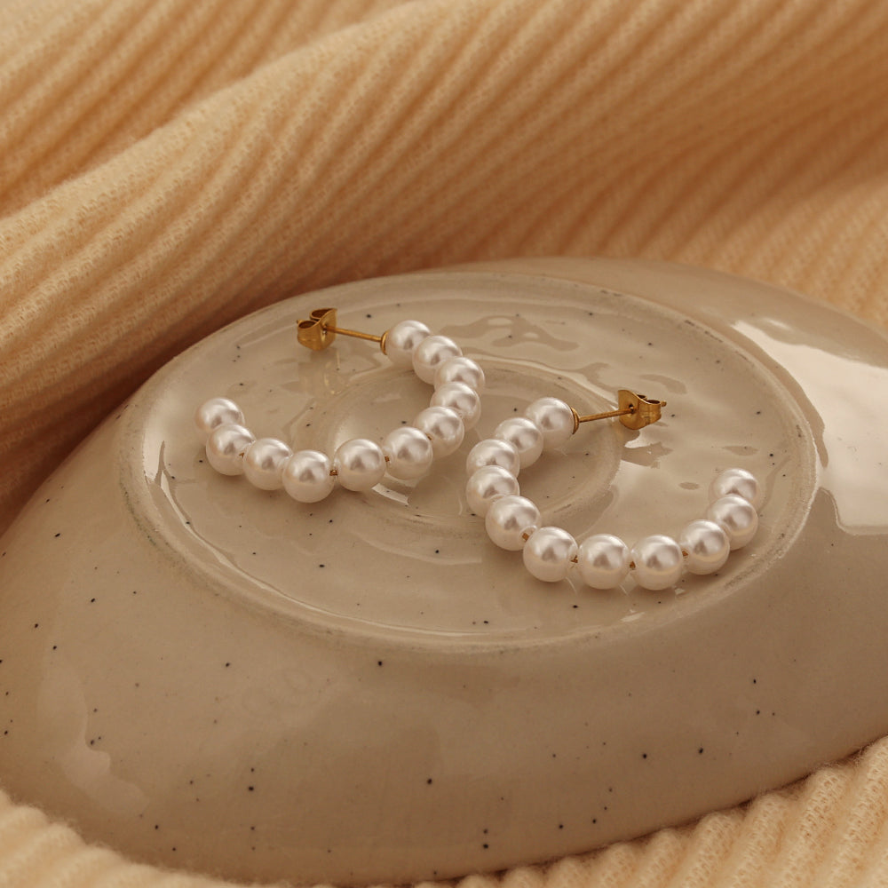 Pearl Accent Hoop Earrings 30 mm – Gold