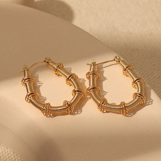 Sculpted Hoop Earrings – Gold (27 × 34 mm)